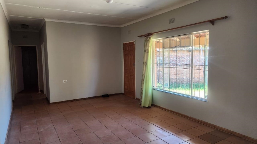 3 Bedroom Property for Sale in Koffiefontein Free State